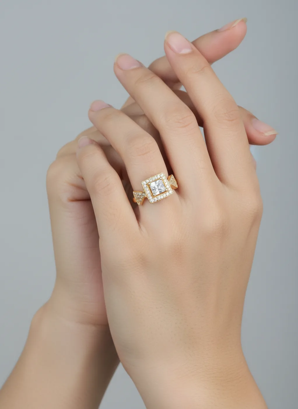 Gold-plated square halo ring